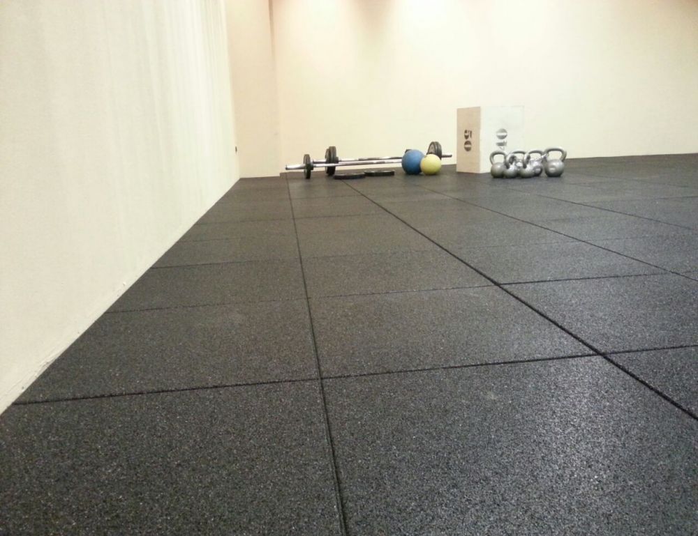 Pavimento antitrauma TFLOOR per Palestra e Crossfit grana fine 100x100x2,5